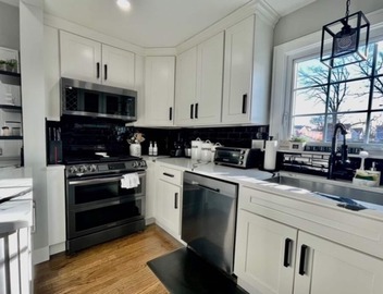 Chic & Comfortable 2-Bedroom Home Modern Living with Everyday Convenience 3
