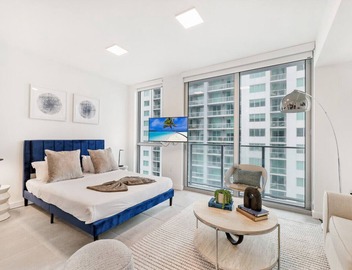 Chic Downtown Studio With Rooftop Pool and Gym 2