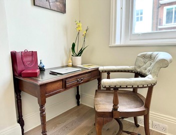 Chic Marylebone Village w Premium Mattress and 55 inch TV, by The Design Traveller 3