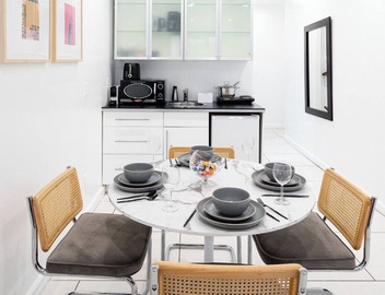 Chic Midtown Studio with Patio #203 5