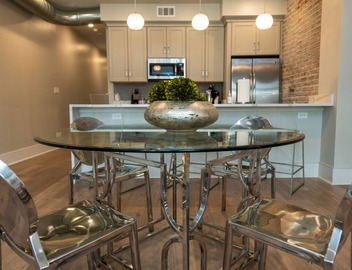 Chic New Orleans CBD Escape: Historic Charm + Modern Comfort Near Nightlife 2