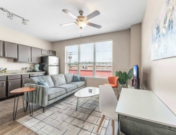 Chic SoCo 1BR King Suite w/GymPickleballLaundry 3