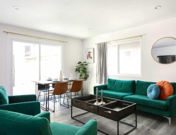Chic Walkable Downtown Apt Near Americana 2