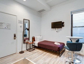 Chicago Second Floor Studio by 747 Lofts 3