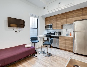 Chicago Second Floor Studio by 747 Lofts 4