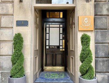 City Centre Luxury Studio for 2 4