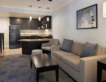 City Express By Marriott Manhattan Beach 4