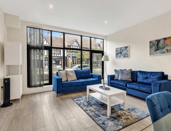 City Service Lets - New Cheam Village 2 Bed Apartment with Free Parking - Easy Transport Links to London 2