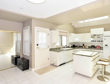 Classic and Cozy House with Air Conditioning 4