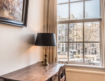 Classy Room 17th Century Canal House 2