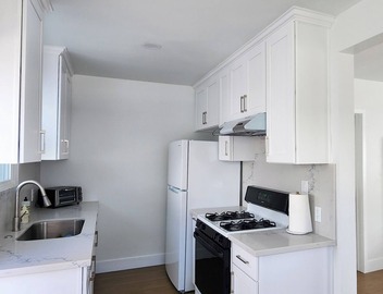 Clean and Modern 1-bedroom house in the heart of Los Angeles with AC 2