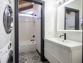 Clean, Downtown Boulder Luxury. 4