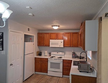 Clean, Spacious, 3BR 2BA, Handicap Access 4