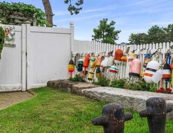 Coastal Charm Lobster Chato 2