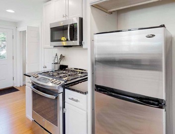 Coastal cottage close to beaches and town - private yard, W/D, & new renovations 2