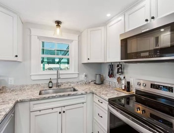 Coastal Retreat - Sauna, Hot Tub & Swim Spa - Near Beaches and Downtown Portland 3