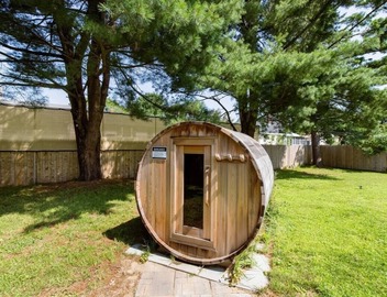 Coastal Retreat - Sauna, Hot Tub & Swim Spa - Near Beaches and Downtown Portland 4