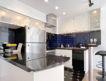 Coastal Retreat Steps from the Santa Monica Beach 3