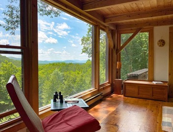 Cold Spring Getaway | Saltwater Pool & Views 5