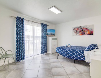 Collins 2 Bedroom with Free Parking by Deco 305 5