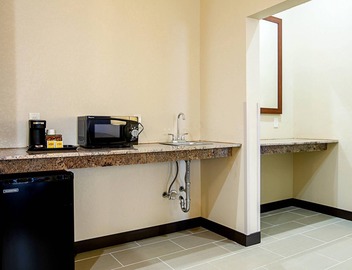 Comfort Suites Fishkill near Interstate 84 4