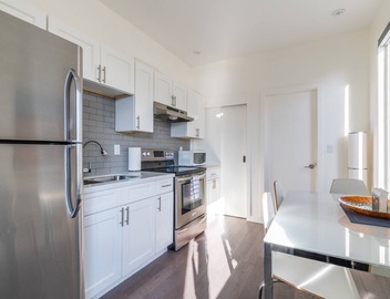 Comfortable 2 BED- 2 BATH 3