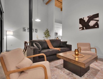 Comfortable 2BD | Pool & Gym Near DT GVL! 3