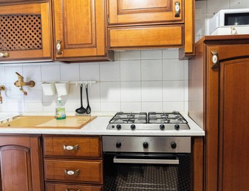 Comfortable apartment near the subway station 4