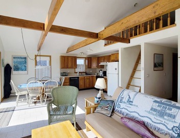 Comfortable Beach Point Waterfront 2BD-Step into the Sand on Cape Cod Bay 2