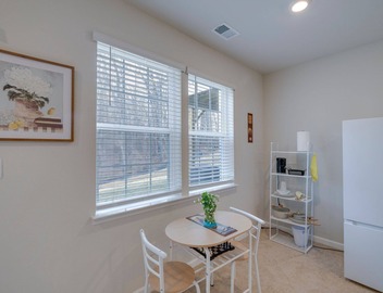 Comfortable Private Studio Perfect for Short or Extended Stays 2