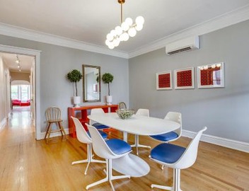 Comfortable Vintage North Side Retreat for 8 5