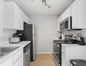Comfy 2BD Apt + King Bed | Cedar Park/North Austin 5