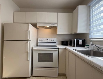 Comfy 2BR Pierrefonds Apt with included parking 3