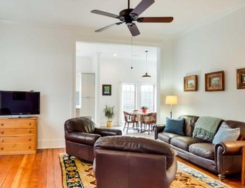 Comfy Central Natchez Hideaway: Walk to Dtwn! 3
