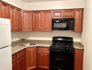 Comfy, Clean & Spacious w/2 TVs, parking, laundry 3