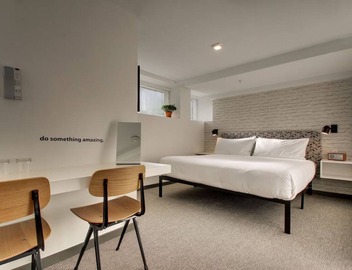 Compact & Contemporary Stay Ideal for Business Travelers – Work & Relax 2