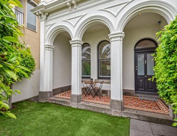 Complete Host Middle Park House 2
