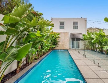 Complete Host Middle Park House 4