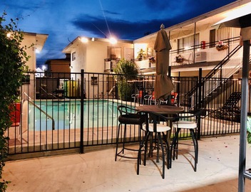 Condo,2Bedrooms,Sale,Strip,BOOK,Las Vegas,LVCC,wifi,SALE,pool,summer, Labor Day 5
