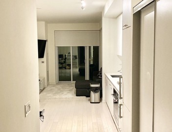 Condo downtown in the entertainment district 3