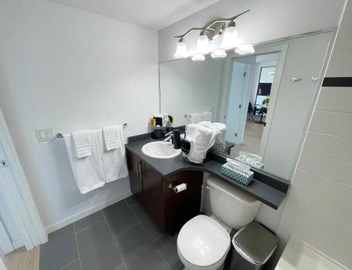 Condo Downtown Vancouver - Near Rogers Arena & BC Place w Parking 5