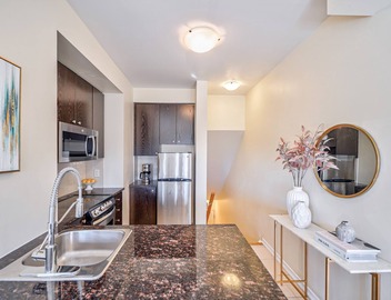 Condo Townhouse in Toronto Modern and Stylish condo townhouse 3