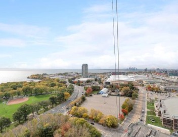 Condo with 2 Beds in Fantastic Location 5