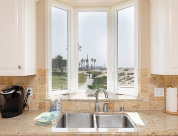 Contemporary Beach Getaway with Expansive Views 4