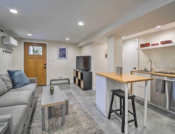 Contemporary Condo in Quiet Locale! 2