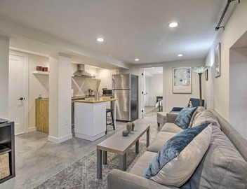 Contemporary Condo in Quiet Locale! 5