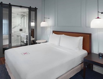Contemporary Suite, Axiom Hotel in San Francisco, Mono King 3