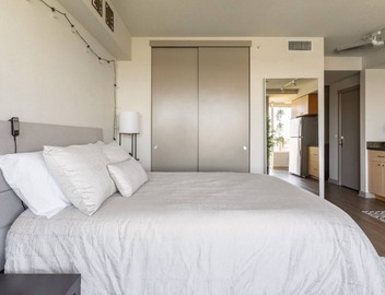 Convenient Downtown Bellevue 4