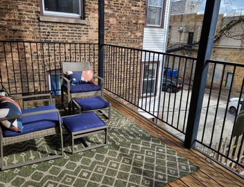 Convenient Location Near Loyola/Northwestern 5