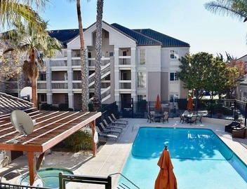 Convenient Location! Pets Allowed, Onsite Pool, Parking, Free Breakfast 3